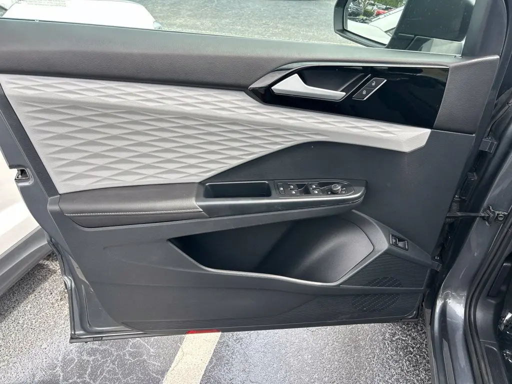 2024 Volkswagen Taos - $15,297