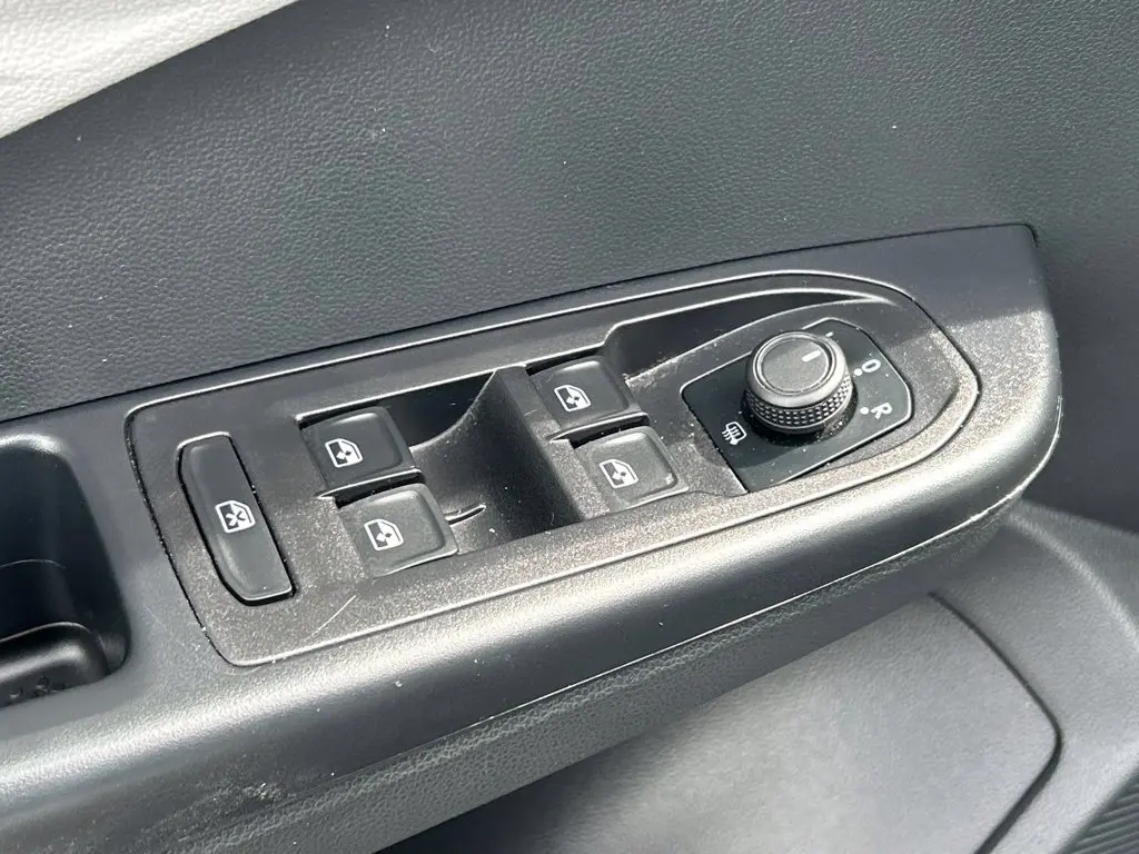 2024 Volkswagen Taos - $15,297