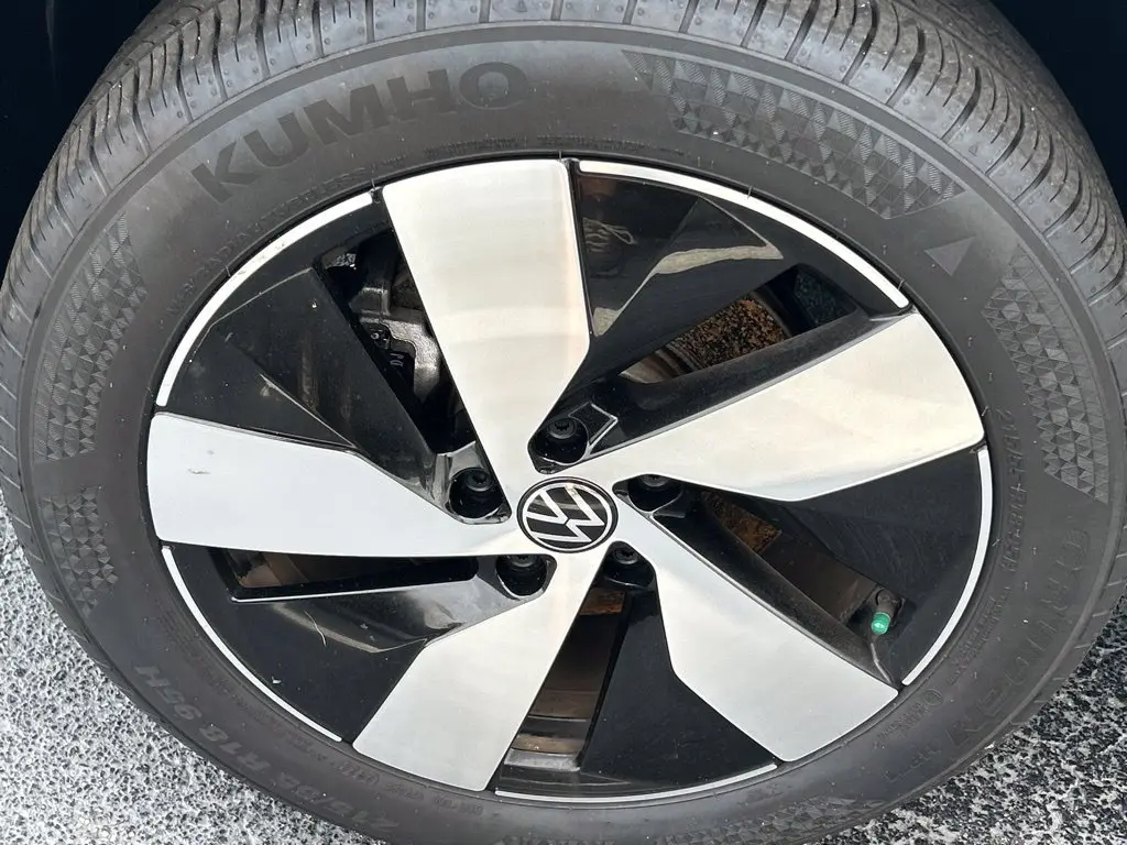 2024 Volkswagen Taos - $15,297