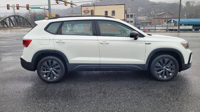 2022 Volkswagen Taos S 4Motion