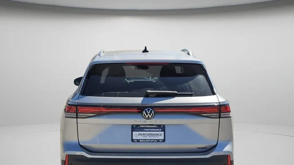 2025 Volkswagen Tiguan S 4Motion