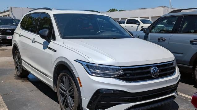 2022 Volkswagen Tiguan SE R-Line Black
