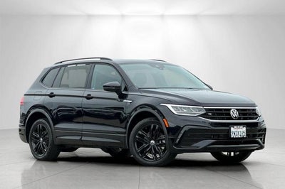 2022 Volkswagen Tiguan SE R-LINE Black 4DR SUV