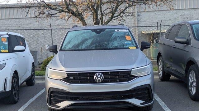 2023 Volkswagen Tiguan SE R-Line Black