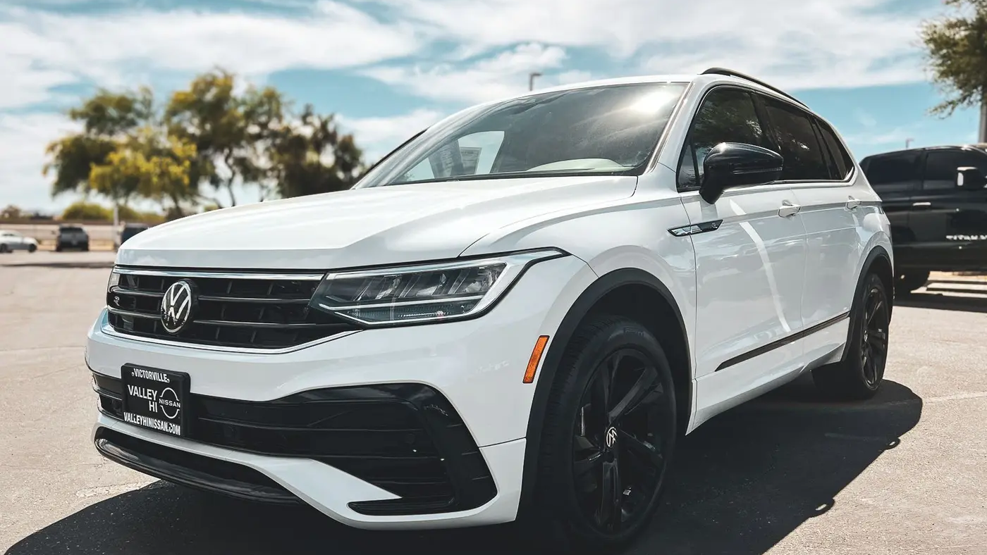 2024 Volkswagen Tiguan SE R-Line Black