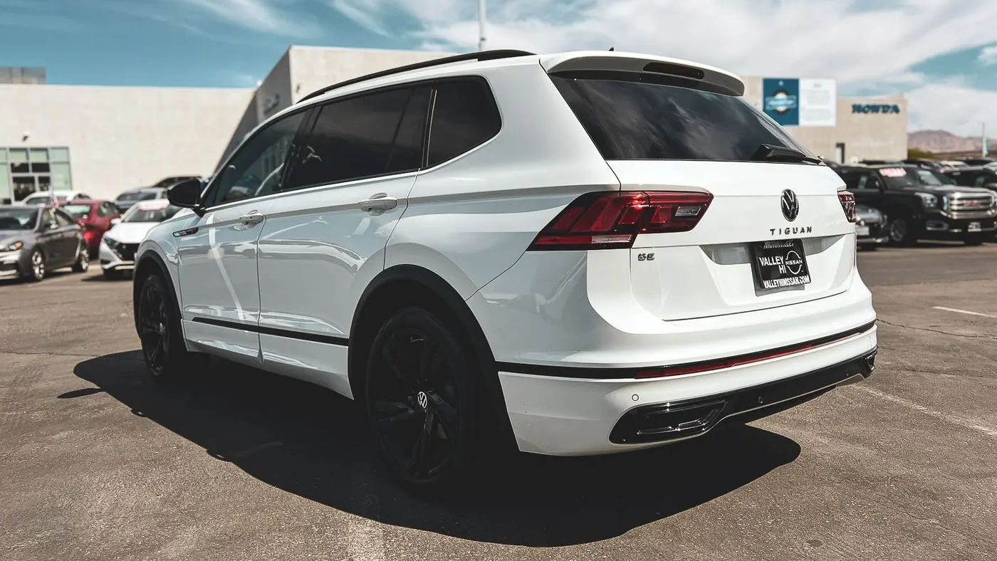 2024 Volkswagen Tiguan SE R-Line Black