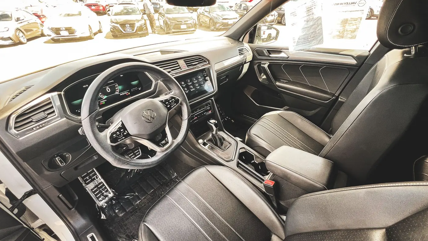 2024 Volkswagen Tiguan SE R-Line Black