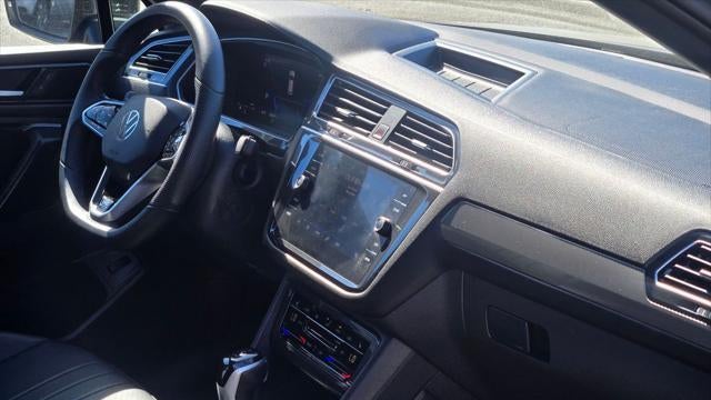 2024 Volkswagen Tiguan SE R-Line Black