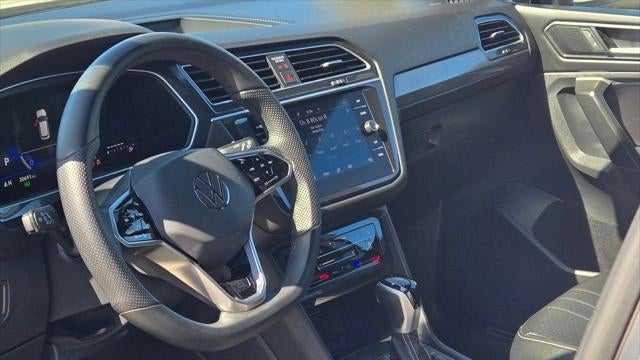 2024 Volkswagen Tiguan SE R-Line Black