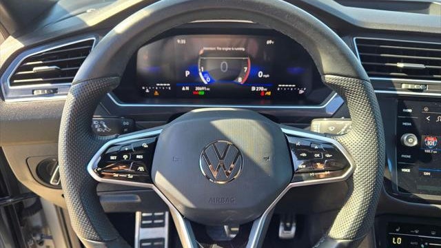 2024 Volkswagen Tiguan SE R-Line Black