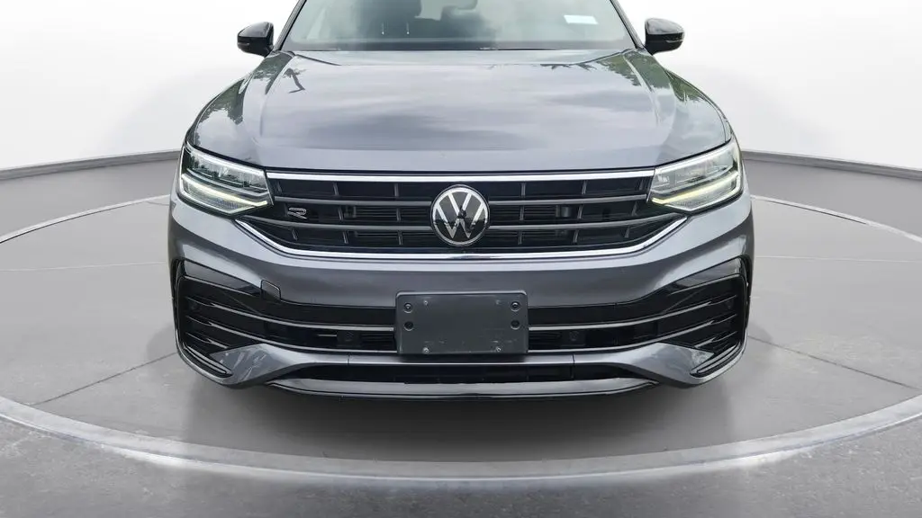 2023 Volkswagen Tiguan SE R-Line Black
