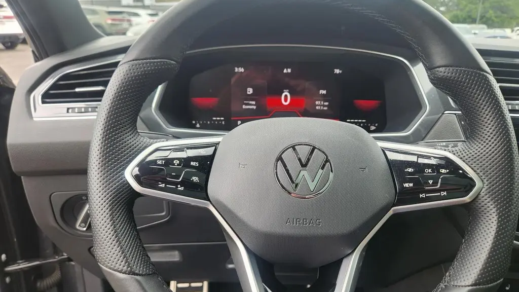 2023 Volkswagen Tiguan SE R-Line Black