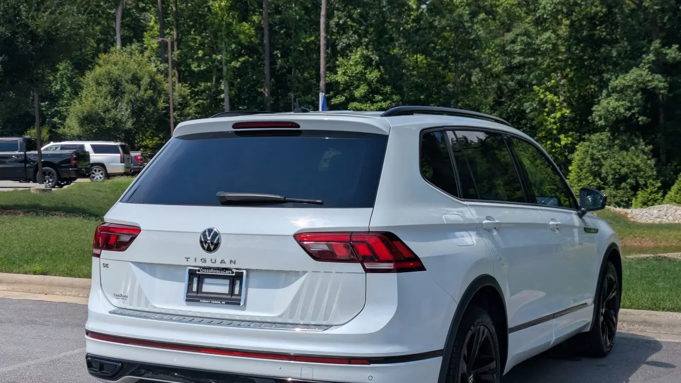 2024 Volkswagen Tiguan SE R-Line Black