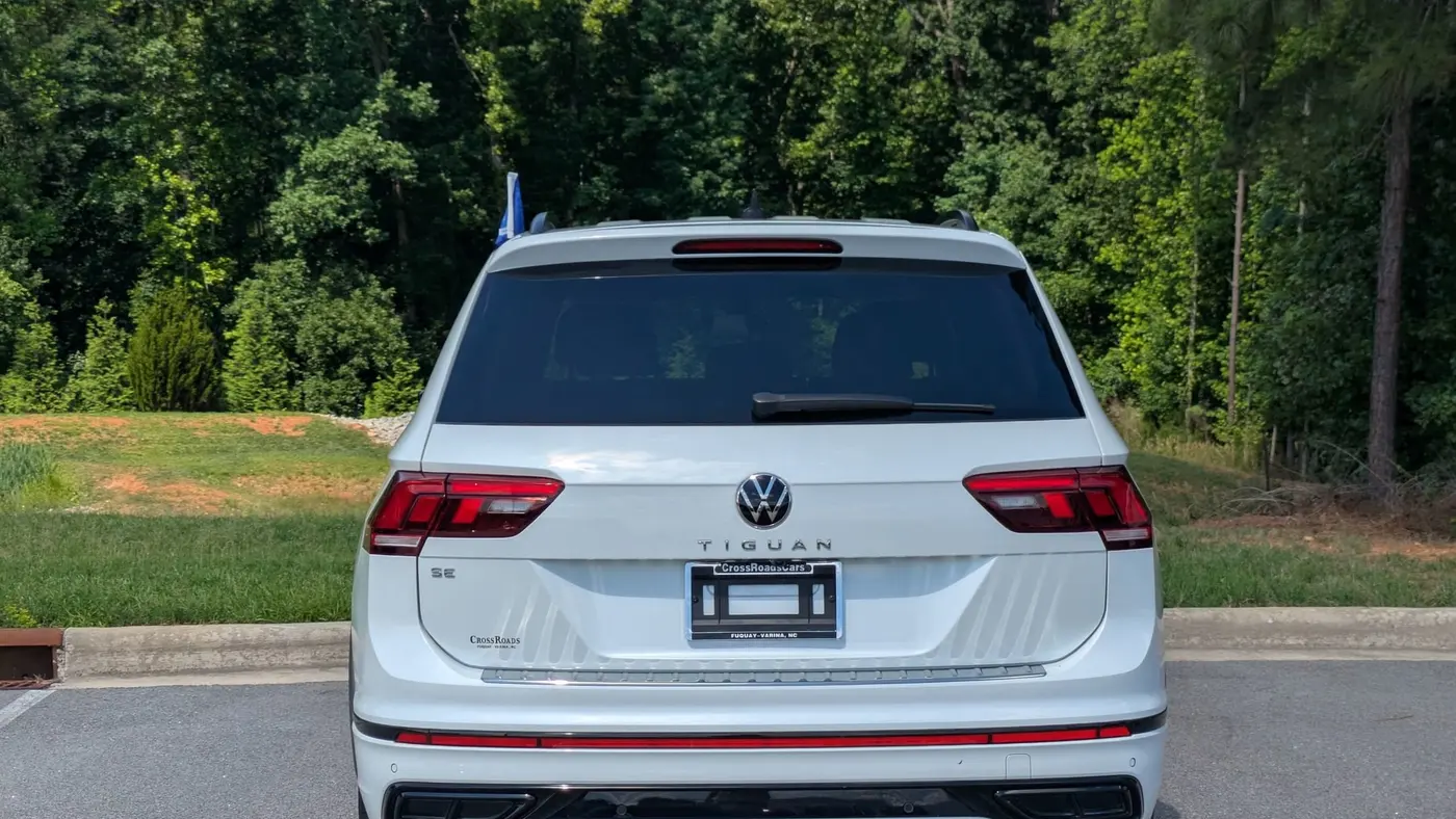 2024 Volkswagen Tiguan SE R-Line Black