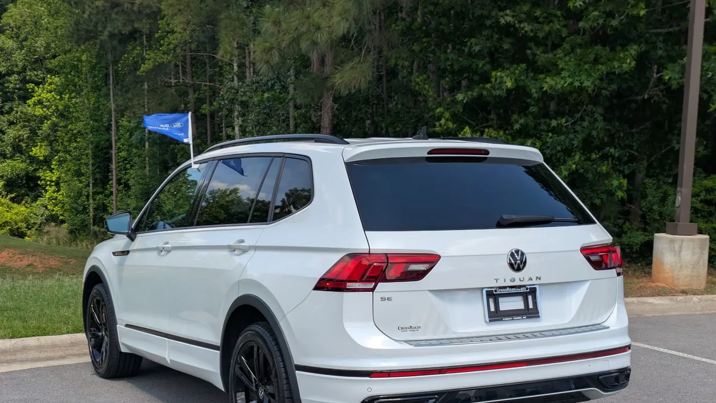 2024 Volkswagen Tiguan SE R-Line Black