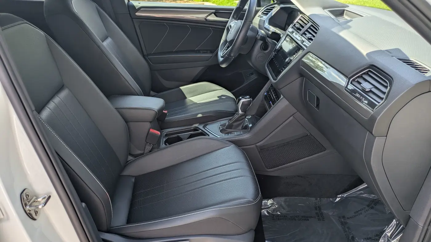 2024 Volkswagen Tiguan SE R-Line Black