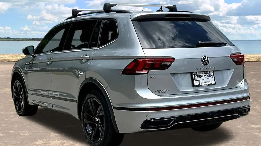 2023 Volkswagen Tiguan SE R-Line Black