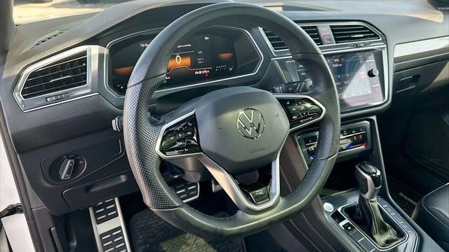 2024 Volkswagen Tiguan SE R-Line Black