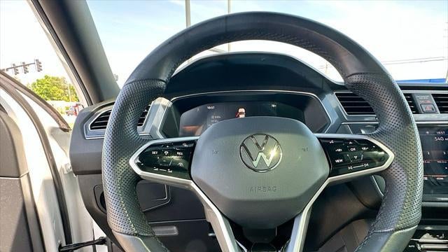 2024 Volkswagen Tiguan SE R-Line Black