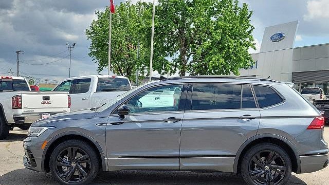 2024 Volkswagen Tiguan SE R-Line Black