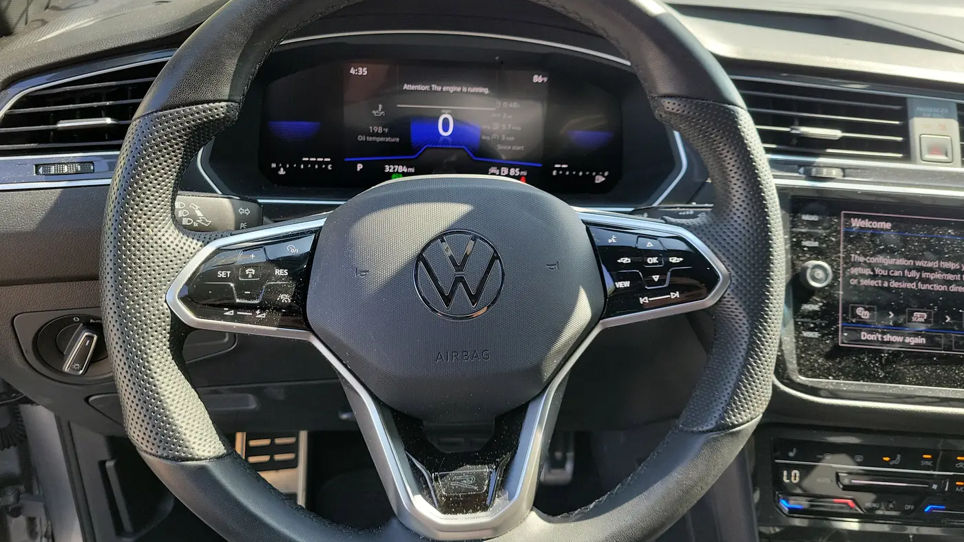 2023 Volkswagen Tiguan SE R-Line Black