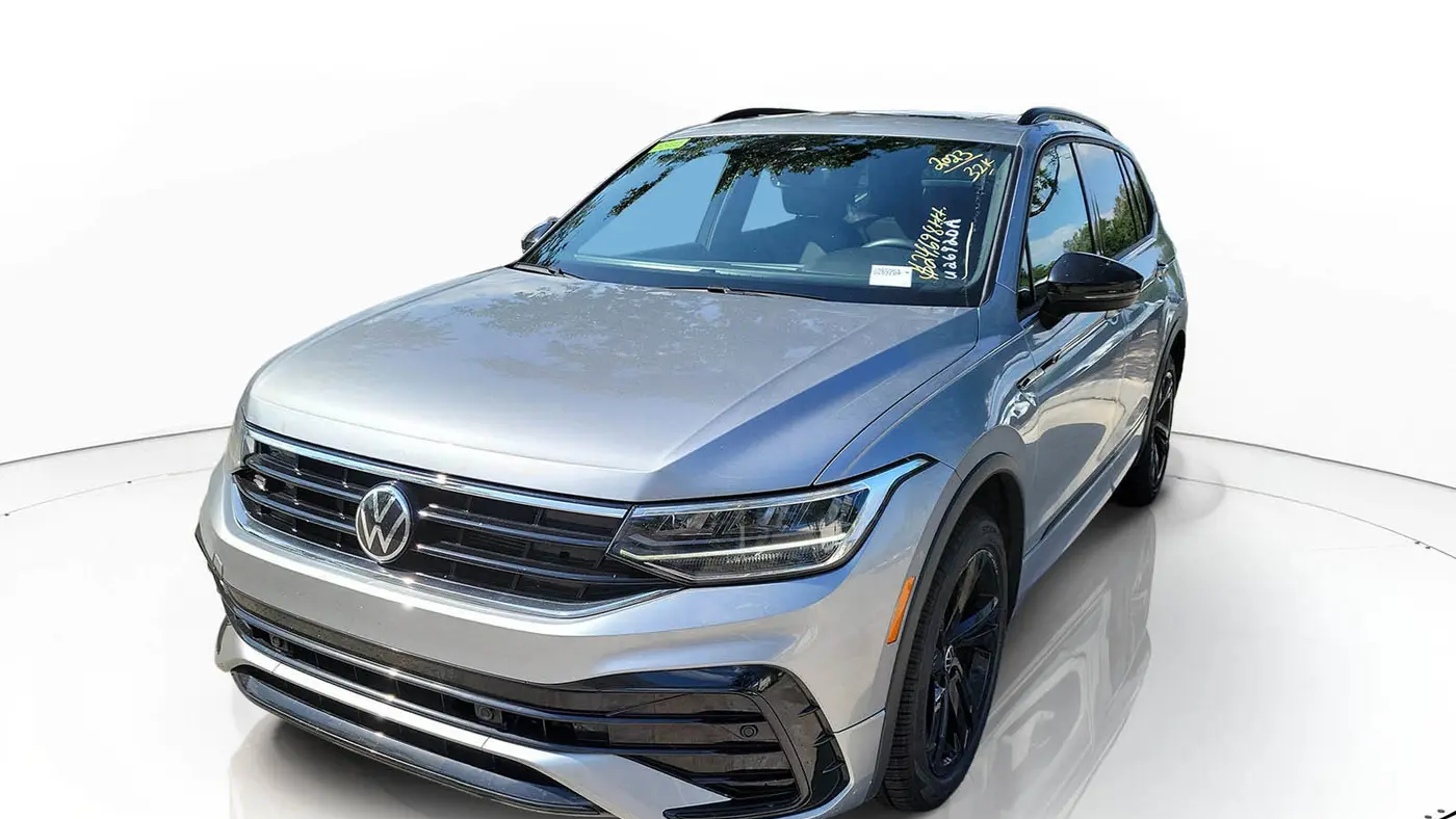 2023 Volkswagen Tiguan SE R-Line Black