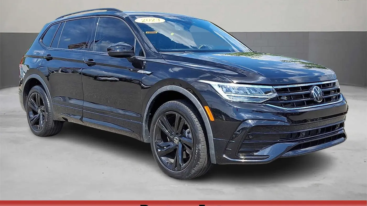 Preowned 2023 Volkswagen Tiguan SE R-Line Black for Sale