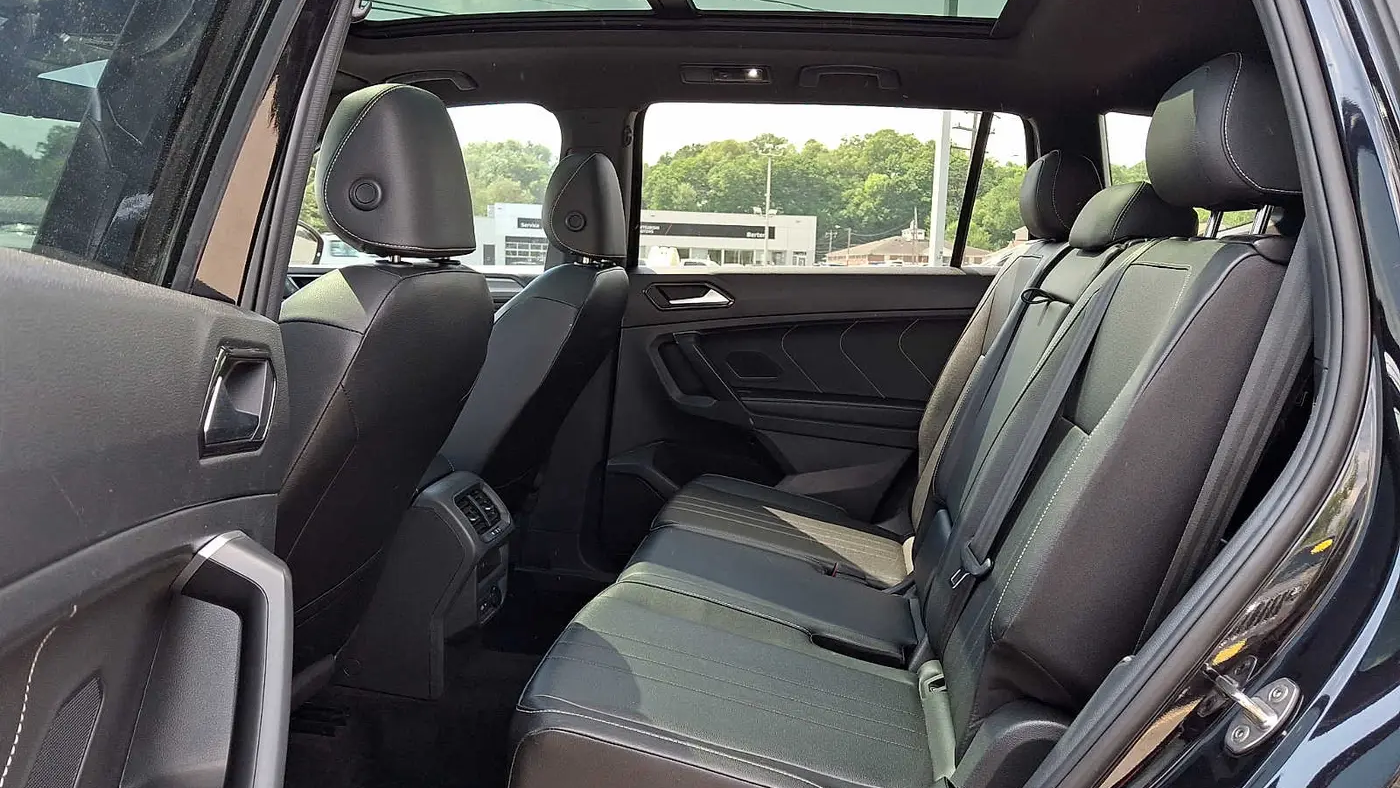 2023 Volkswagen Tiguan SE R-Line Black
