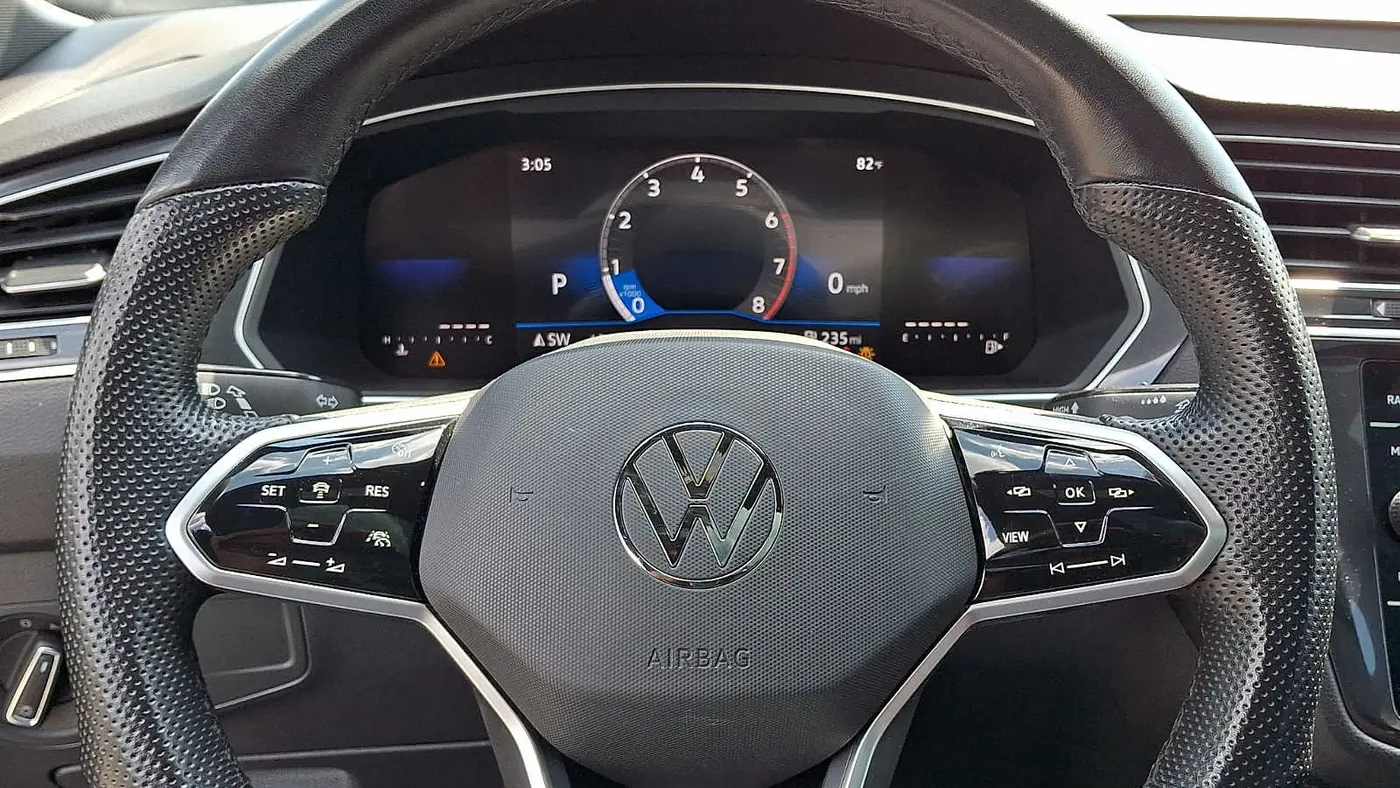 2023 Volkswagen Tiguan SE R-Line Black