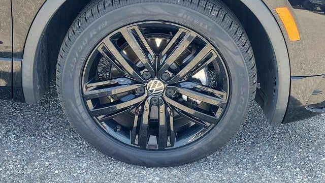 2022 Volkswagen Tiguan SE R-Line Black