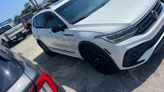 2022 Volkswagen Tiguan SE R-Line Black