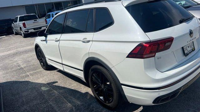 2022 Volkswagen Tiguan SE R-Line Black