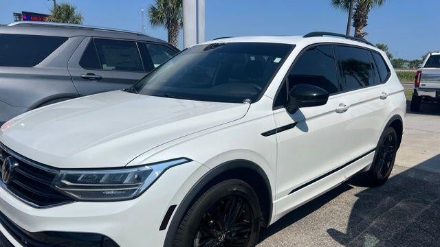 2022 Volkswagen Tiguan SE R-Line Black