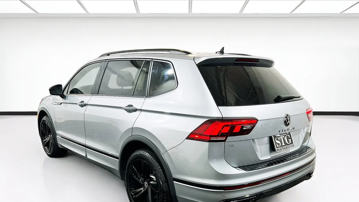 2023 Volkswagen Tiguan SE R-Line Black