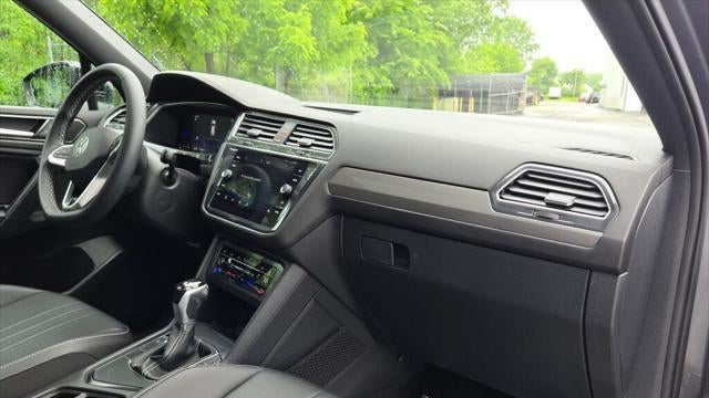 2023 Volkswagen Tiguan SE R-Line Black