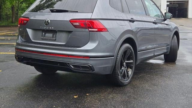 2023 Volkswagen Tiguan SE R-Line Black