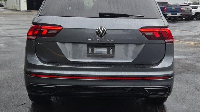 2023 Volkswagen Tiguan SE R-Line Black