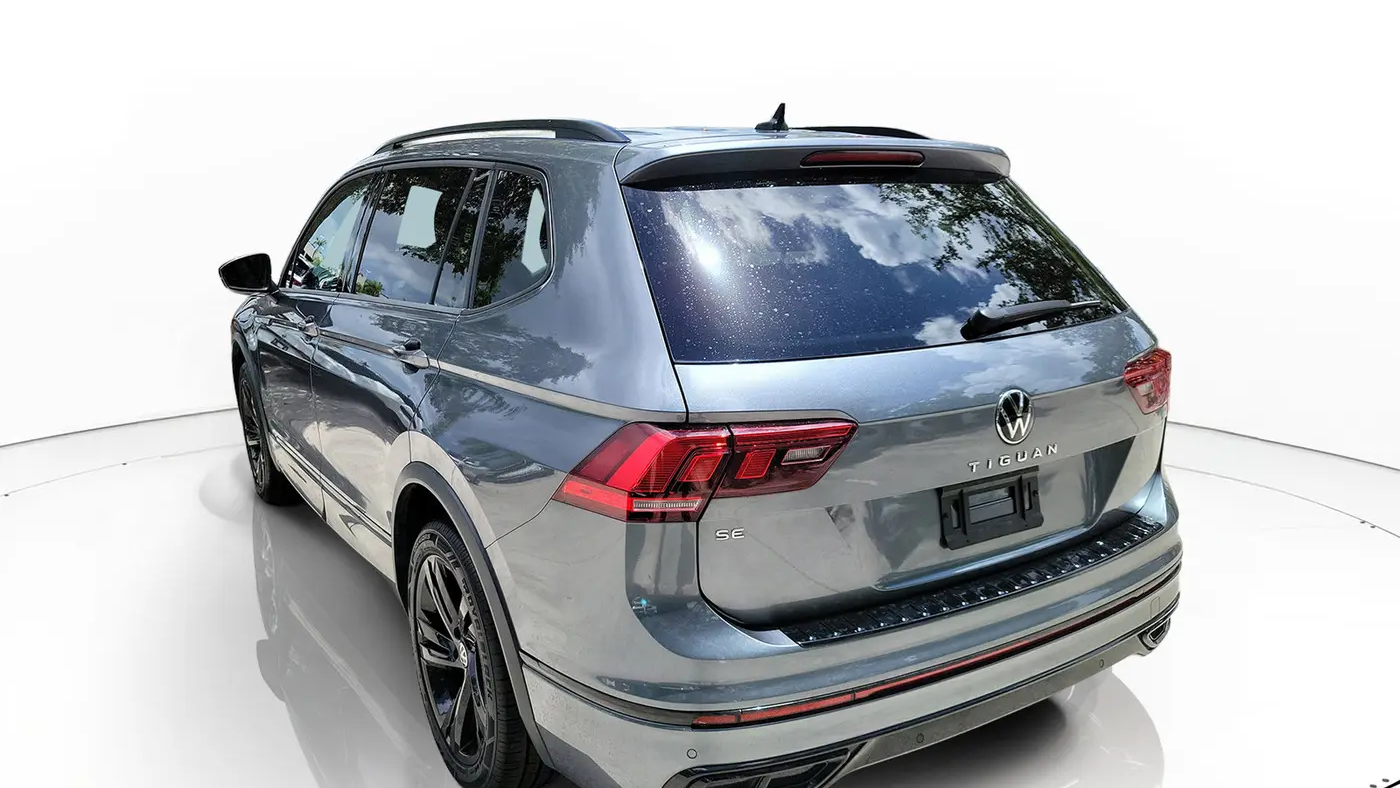 2023 Volkswagen Tiguan SE R-Line Black