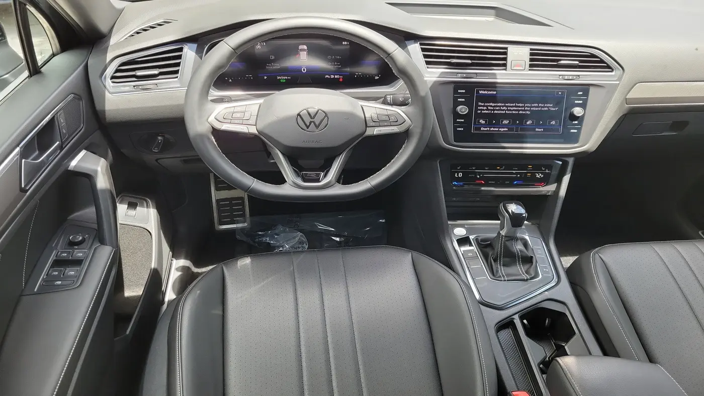 2023 Volkswagen Tiguan SE R-Line Black