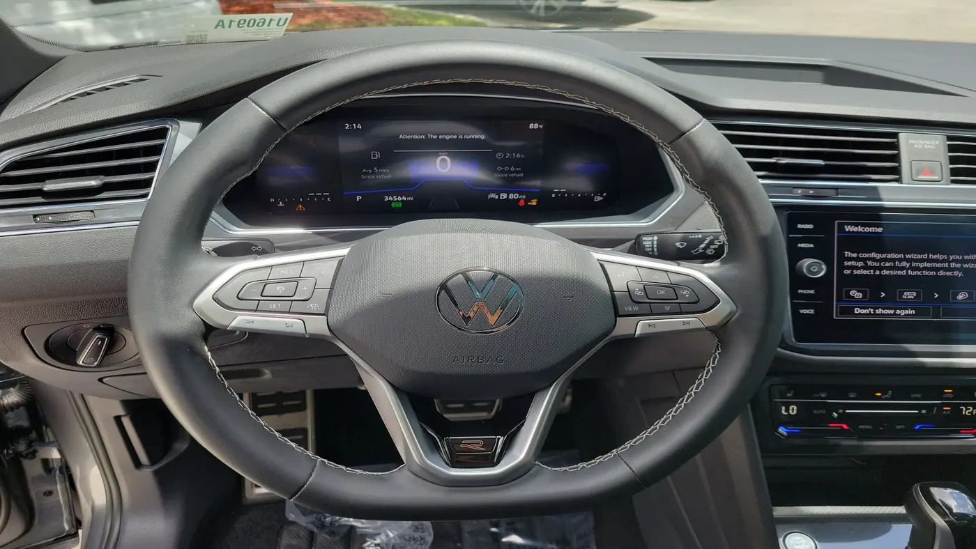 2023 Volkswagen Tiguan SE R-Line Black