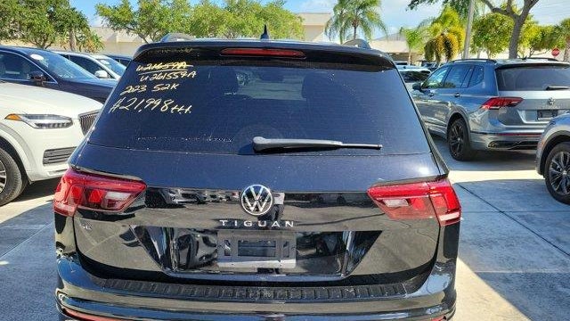 2023 Volkswagen Tiguan SE R-Line Black
