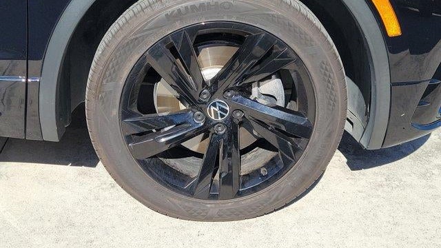 2023 Volkswagen Tiguan SE R-Line Black