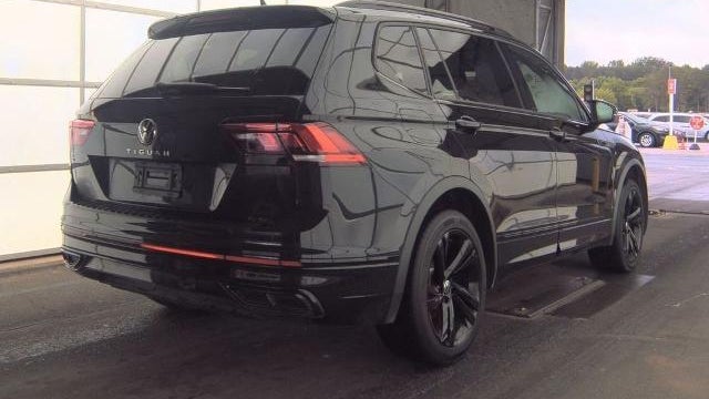 2023 Volkswagen Tiguan SE R-Line Black