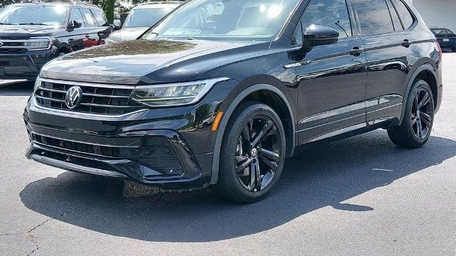 2023 Volkswagen Tiguan SE R-Line Black