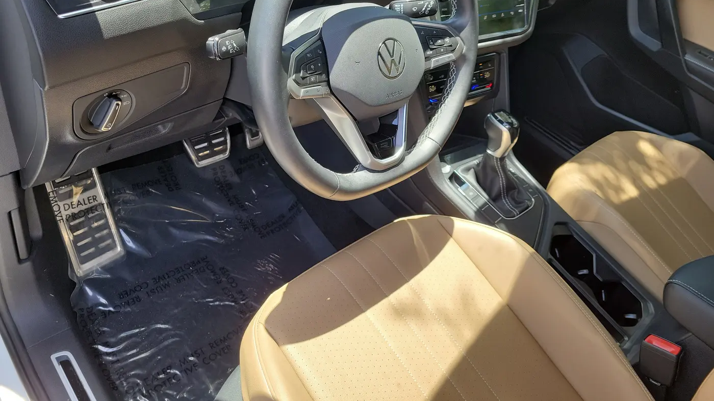 2023 Volkswagen Tiguan SE R-Line Black