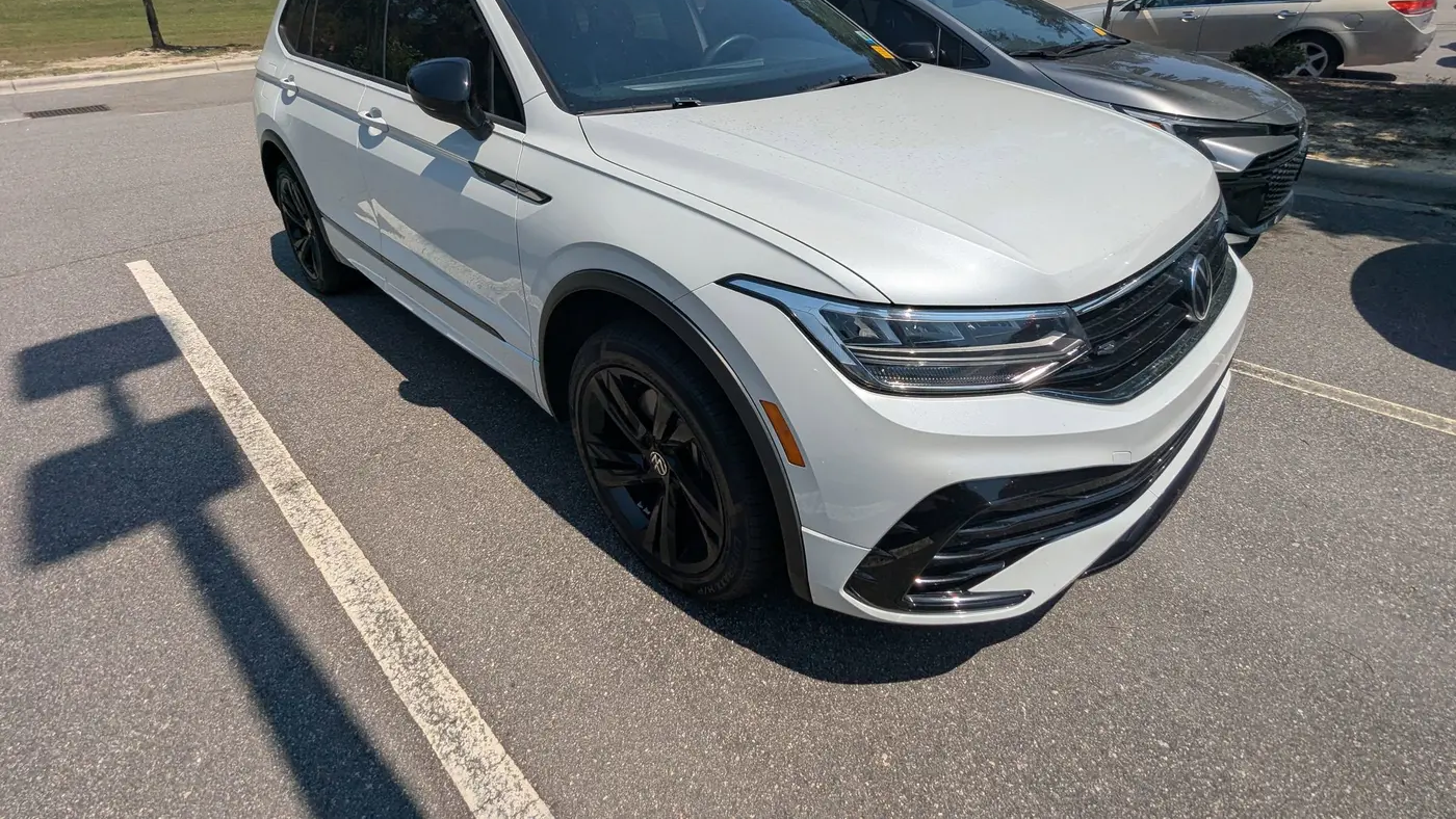 Preowned 2023 Volkswagen Tiguan SE R-Line Black for Sale