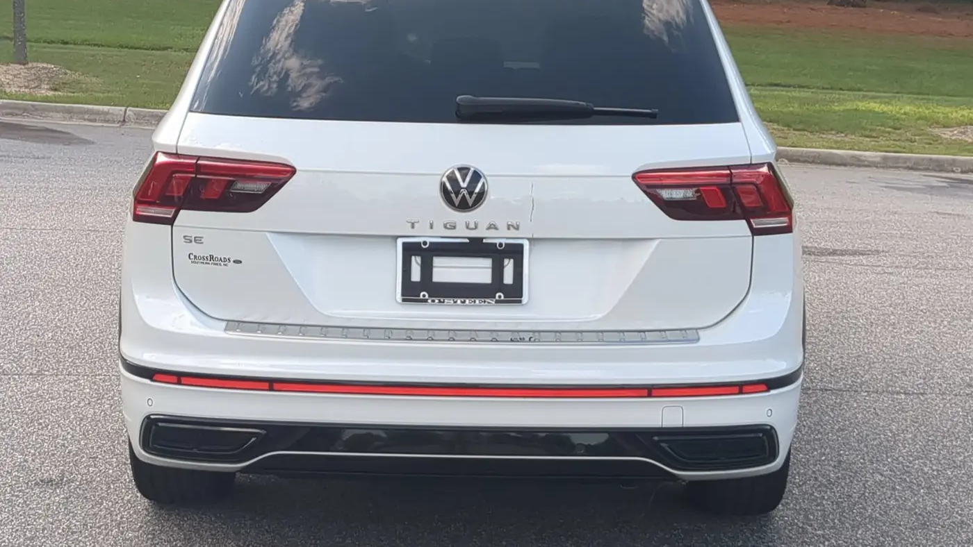 2023 Volkswagen Tiguan SE R-Line Black
