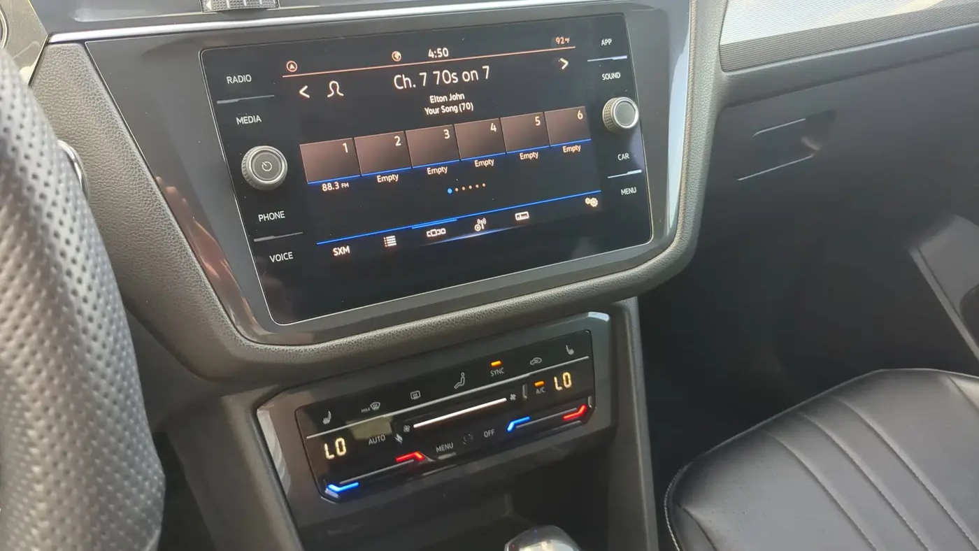 2023 Volkswagen Tiguan SE R-Line Black