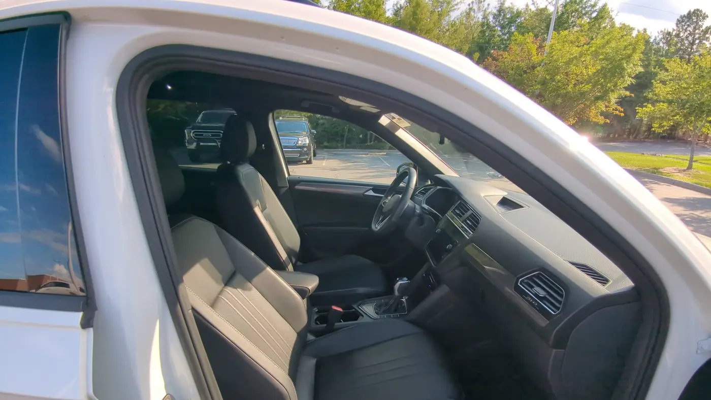 2023 Volkswagen Tiguan SE R-Line Black