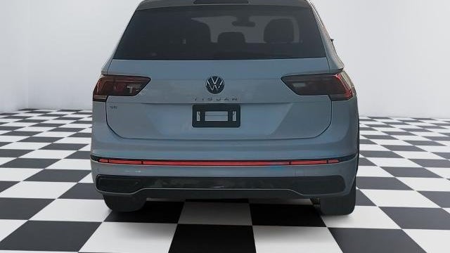 2022 Volkswagen Tiguan SE R-Line Black